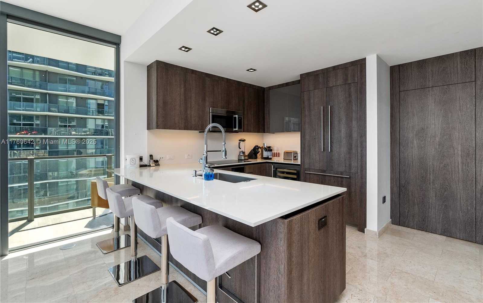 Small Image of 88 SOUTH WEST 7TH ST #2401, Miami Number 28