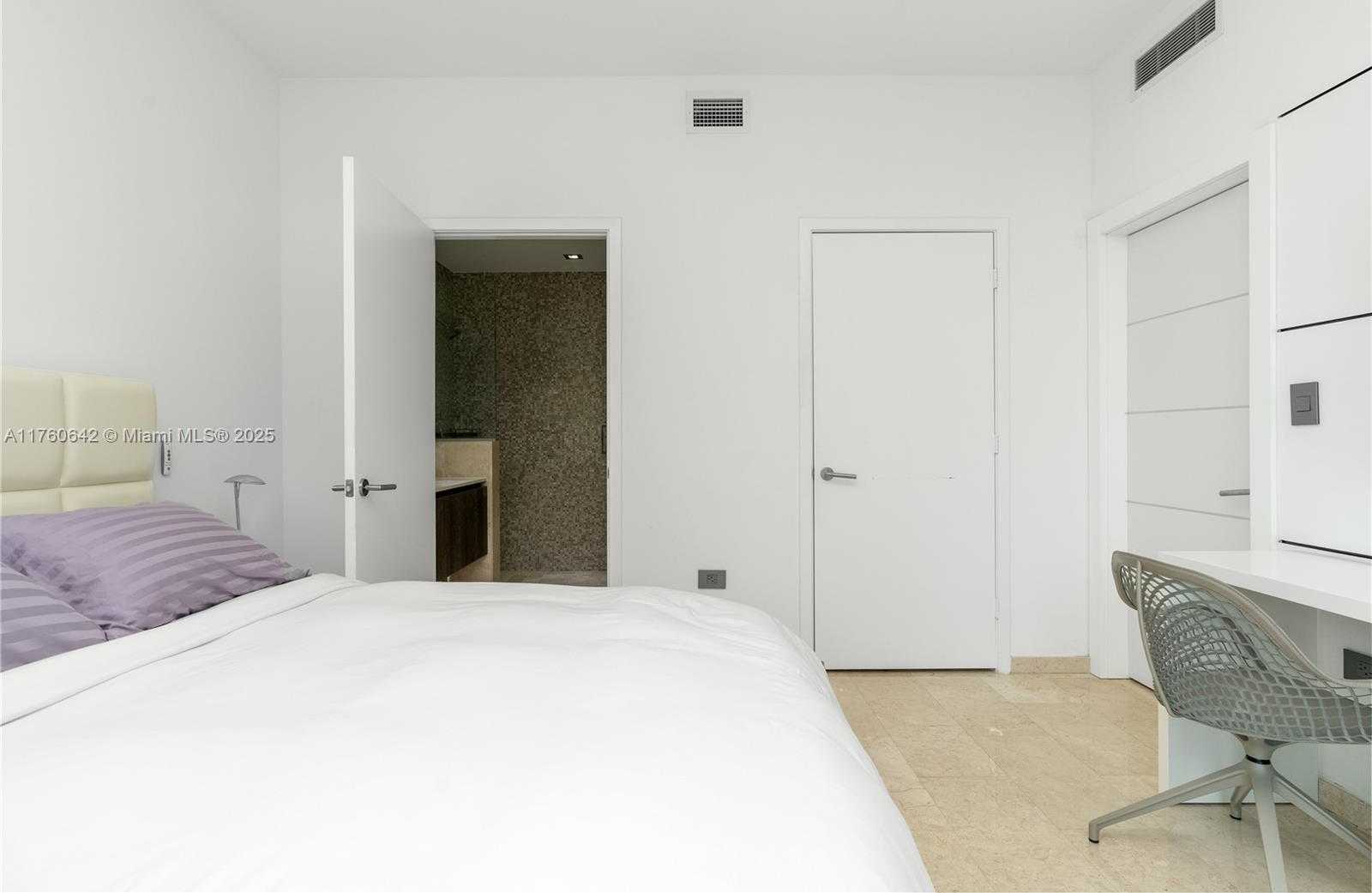 Small Image of 88 SOUTH WEST 7TH ST #2401, Miami Number 36