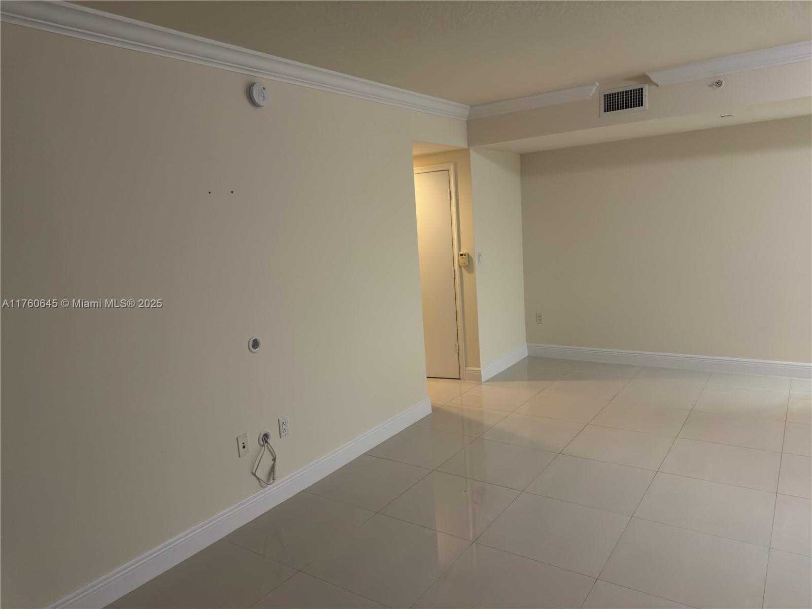 Small Image of 19501 WEST COUNTRY CLUB DR #911, Aventura Number 11