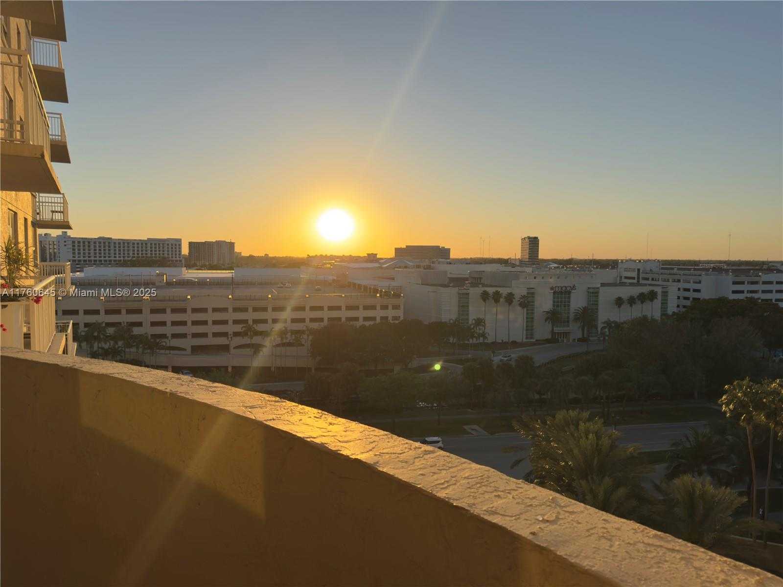 Small Image of 19501 WEST COUNTRY CLUB DR #911, Aventura Number 16