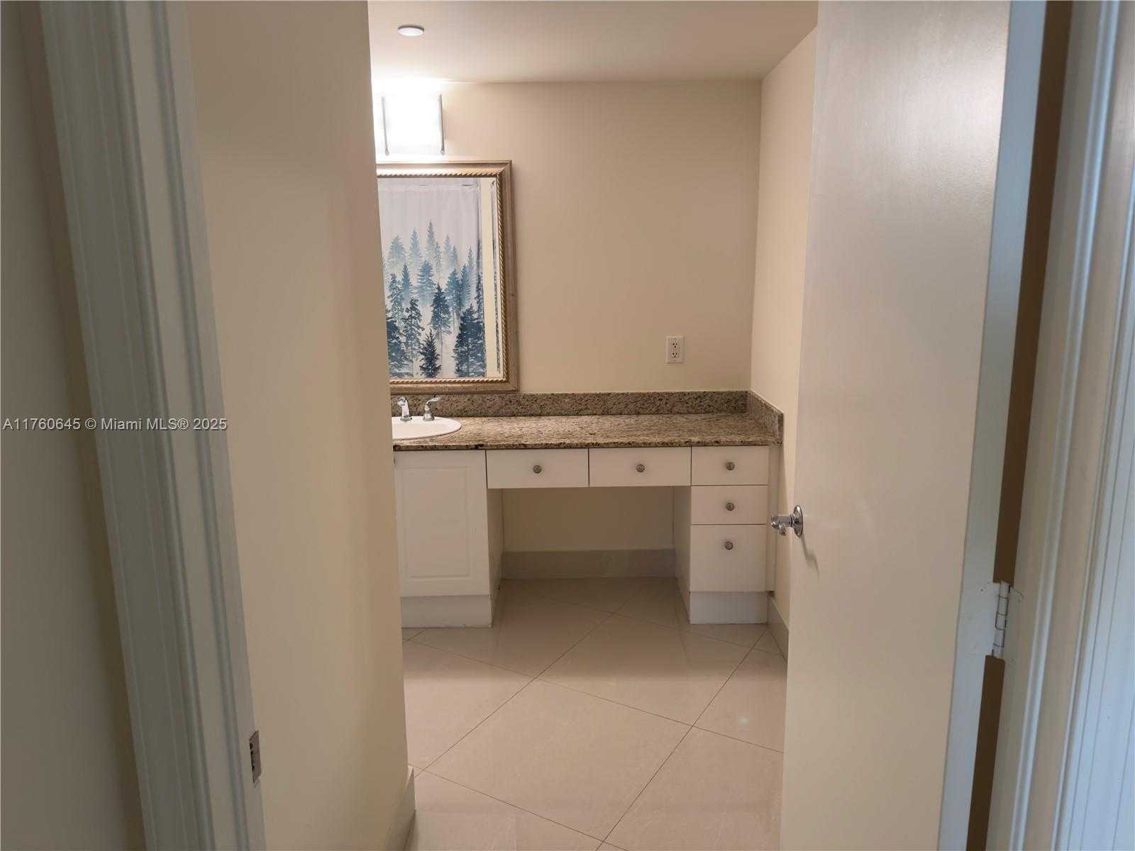 Small Image of 19501 WEST COUNTRY CLUB DR #911, Aventura Number 18