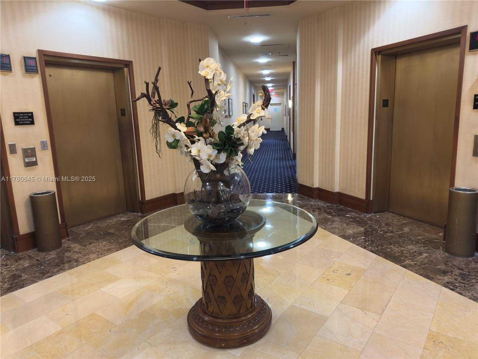 Small Image of 19501 WEST COUNTRY CLUB DR #911, Aventura Number 36
