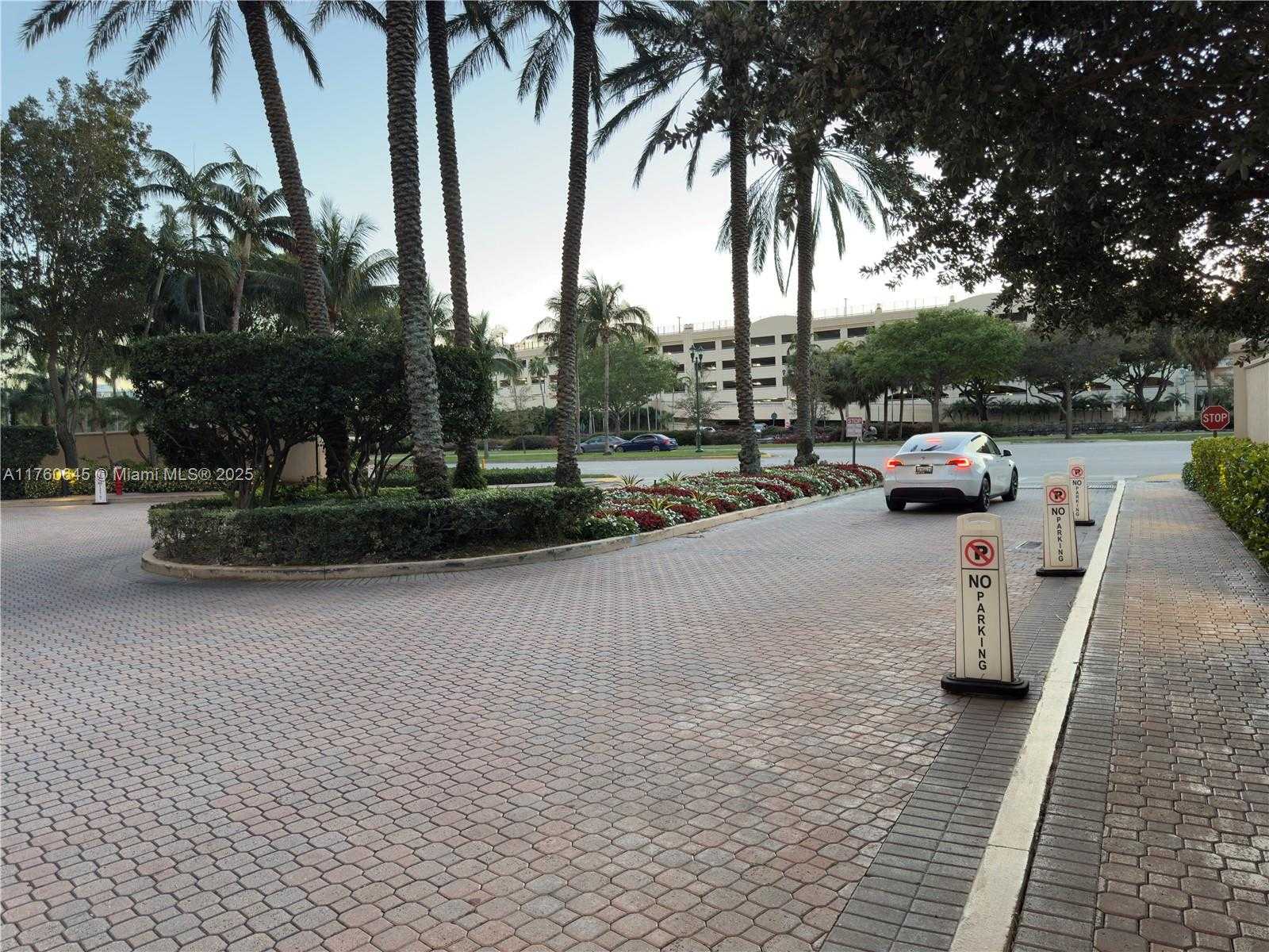 Small Image of 19501 WEST COUNTRY CLUB DR #911, Aventura Number 47