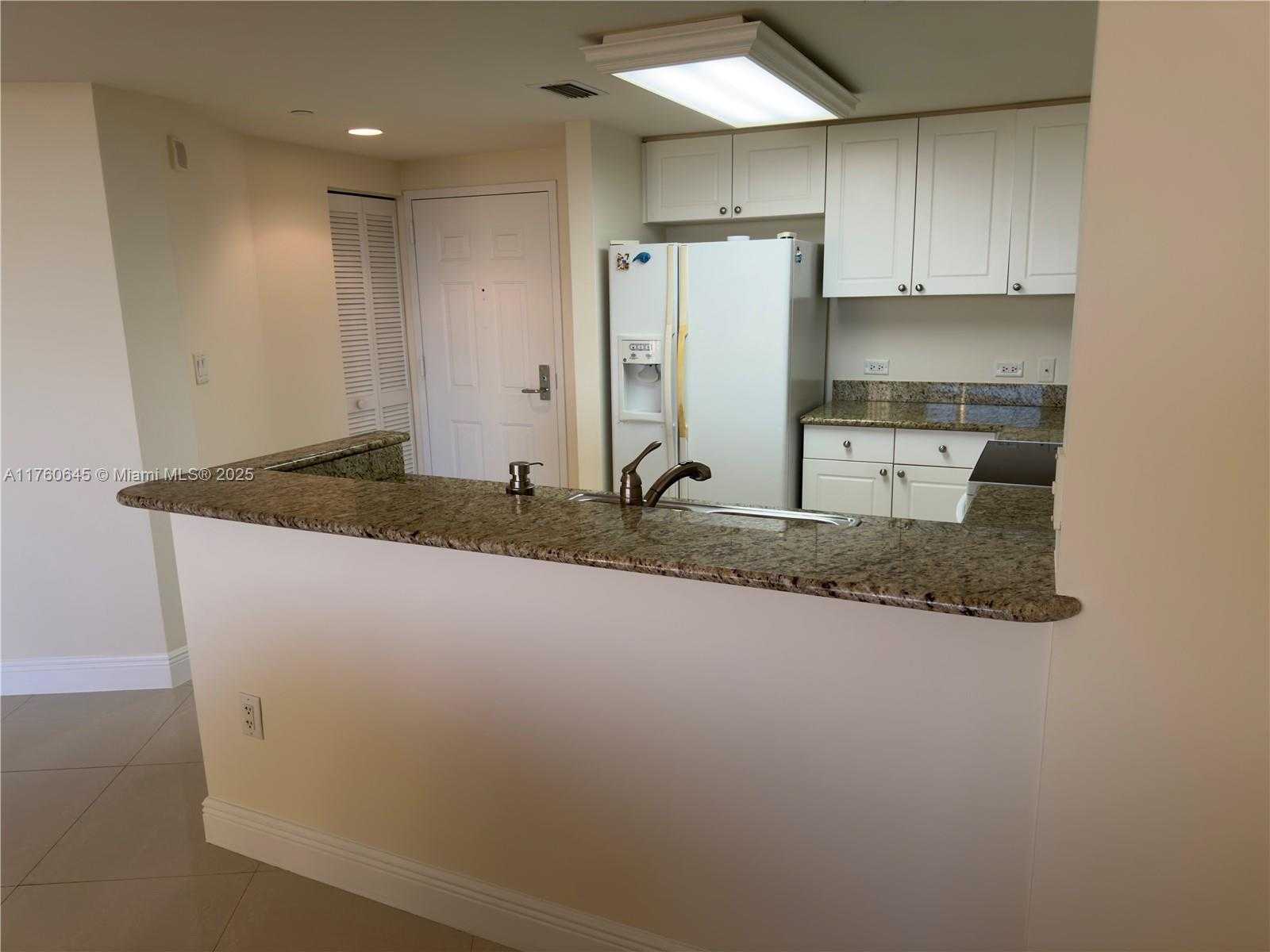 Small Image of 19501 WEST COUNTRY CLUB DR #911, Aventura Number 6