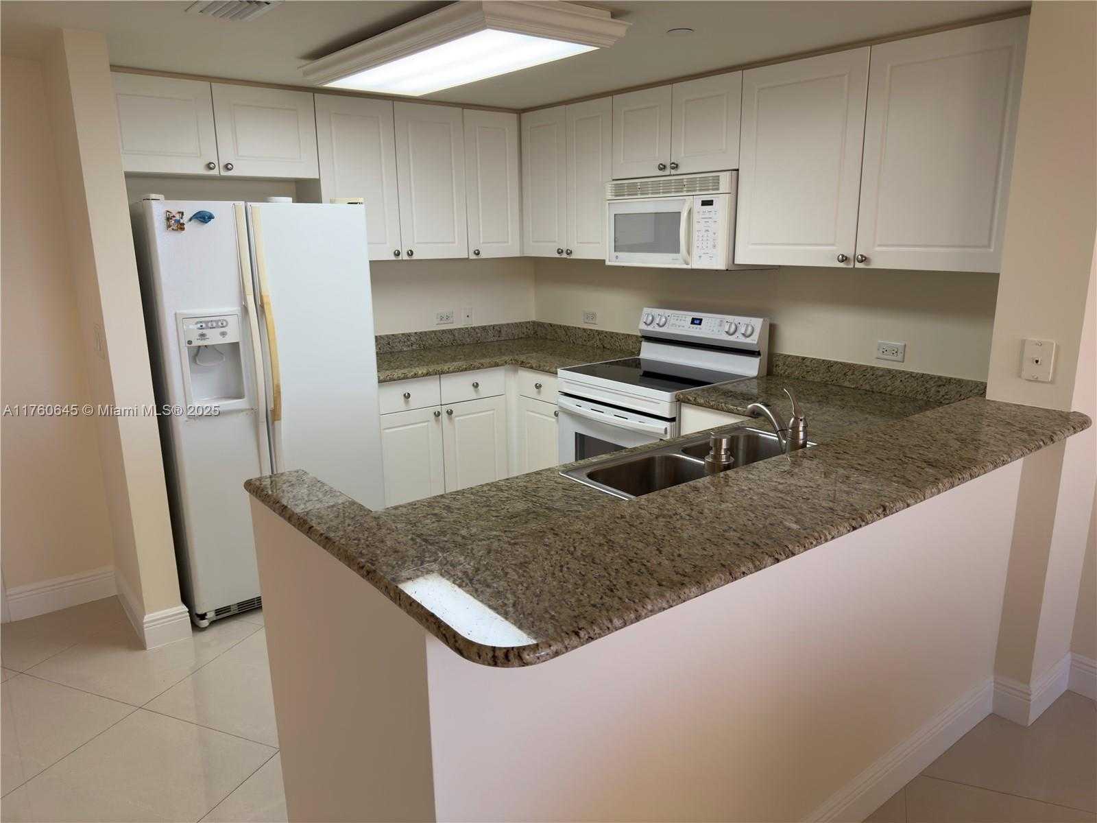 Small Image of 19501 WEST COUNTRY CLUB DR #911, Aventura Number 8