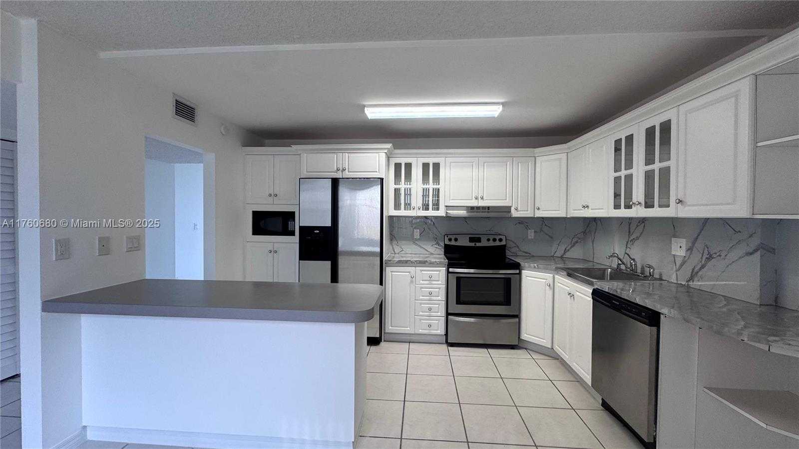 Small Image of 20401 NORTH EAST 30TH AVE #412-8, Aventura Number 11