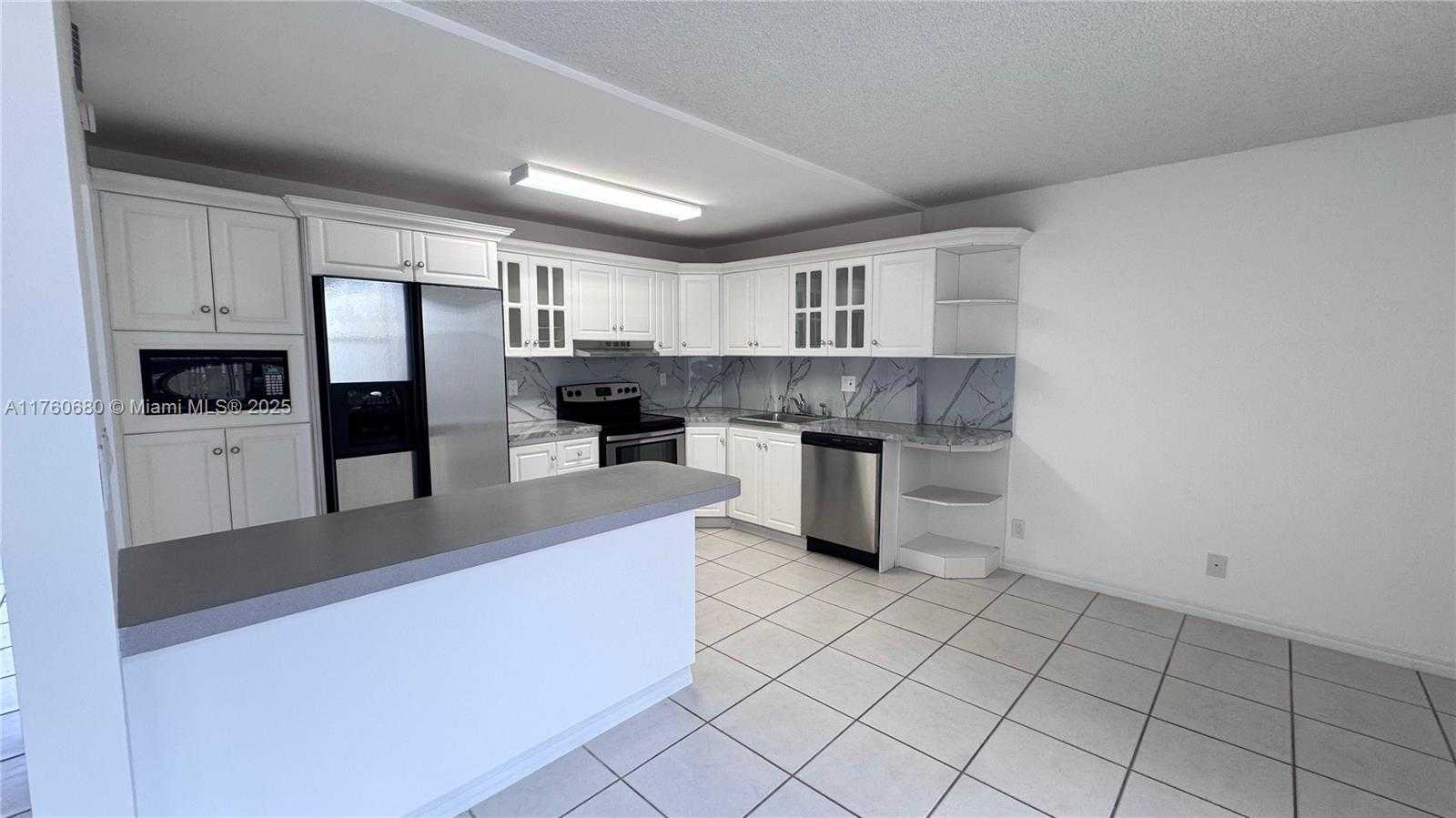 Small Image of 20401 NORTH EAST 30TH AVE #412-8, Aventura Number 12