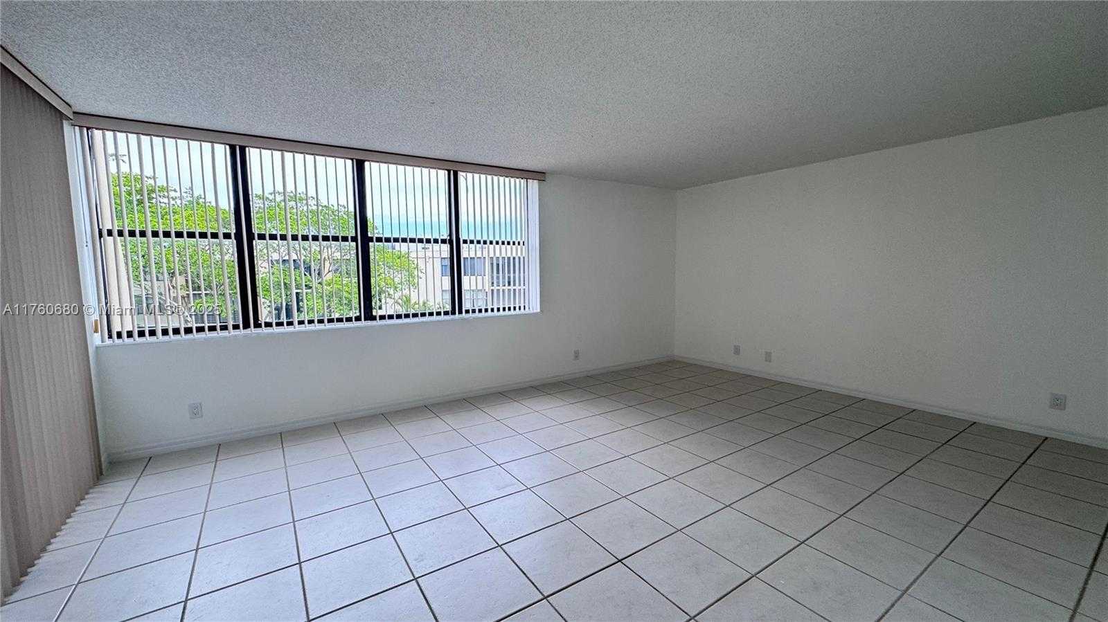 Small Image of 20401 NORTH EAST 30TH AVE #412-8, Aventura Number 13