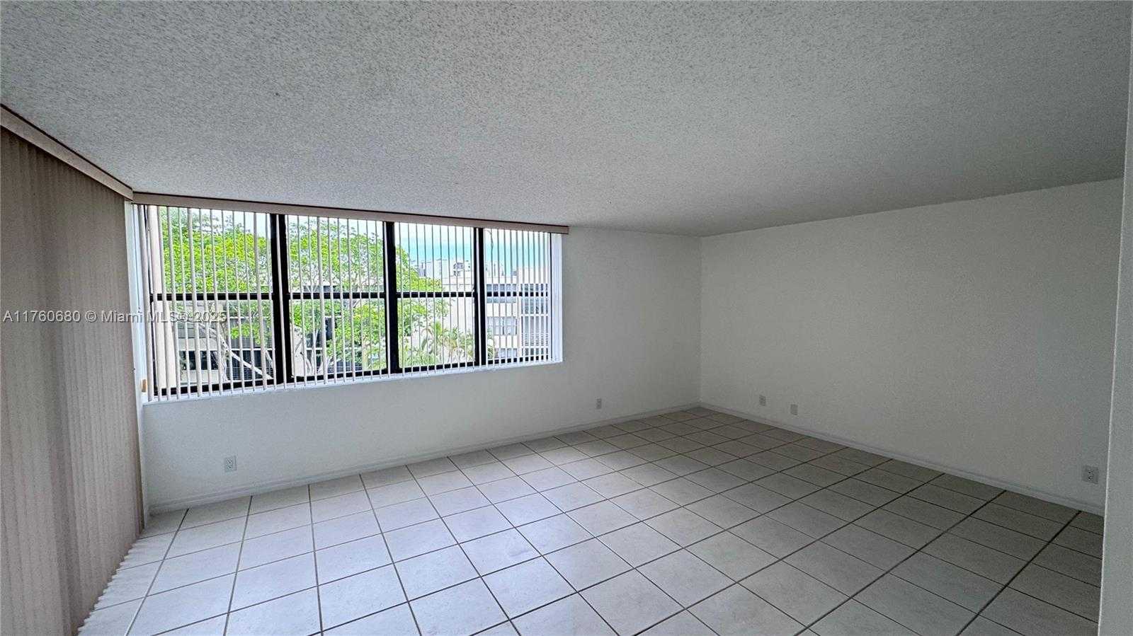 Small Image of 20401 NORTH EAST 30TH AVE #412-8, Aventura Number 14
