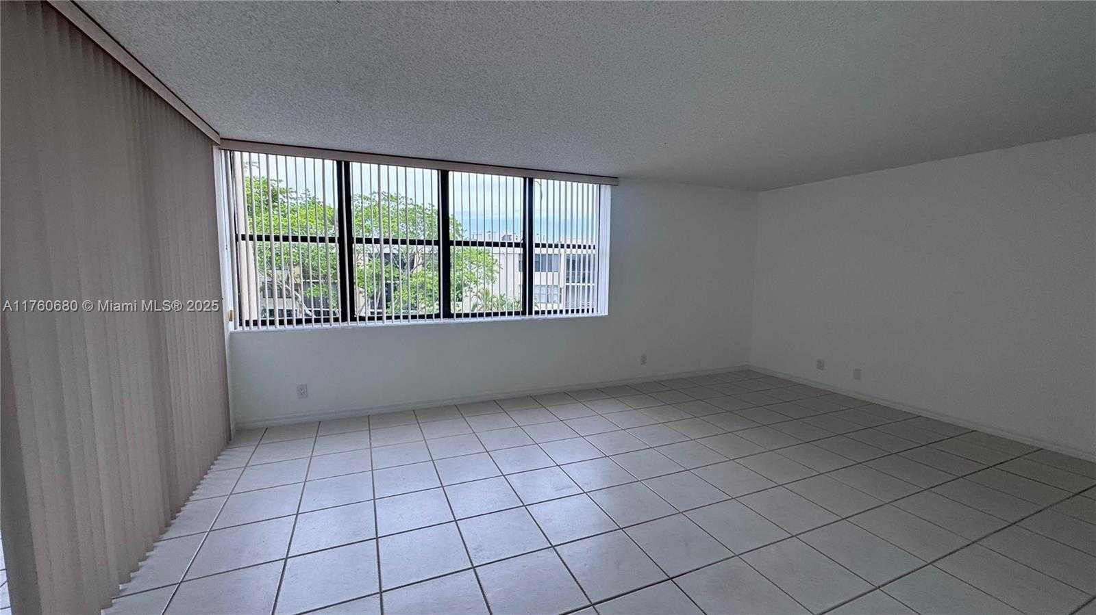 Small Image of 20401 NORTH EAST 30TH AVE #412-8, Aventura Number 16