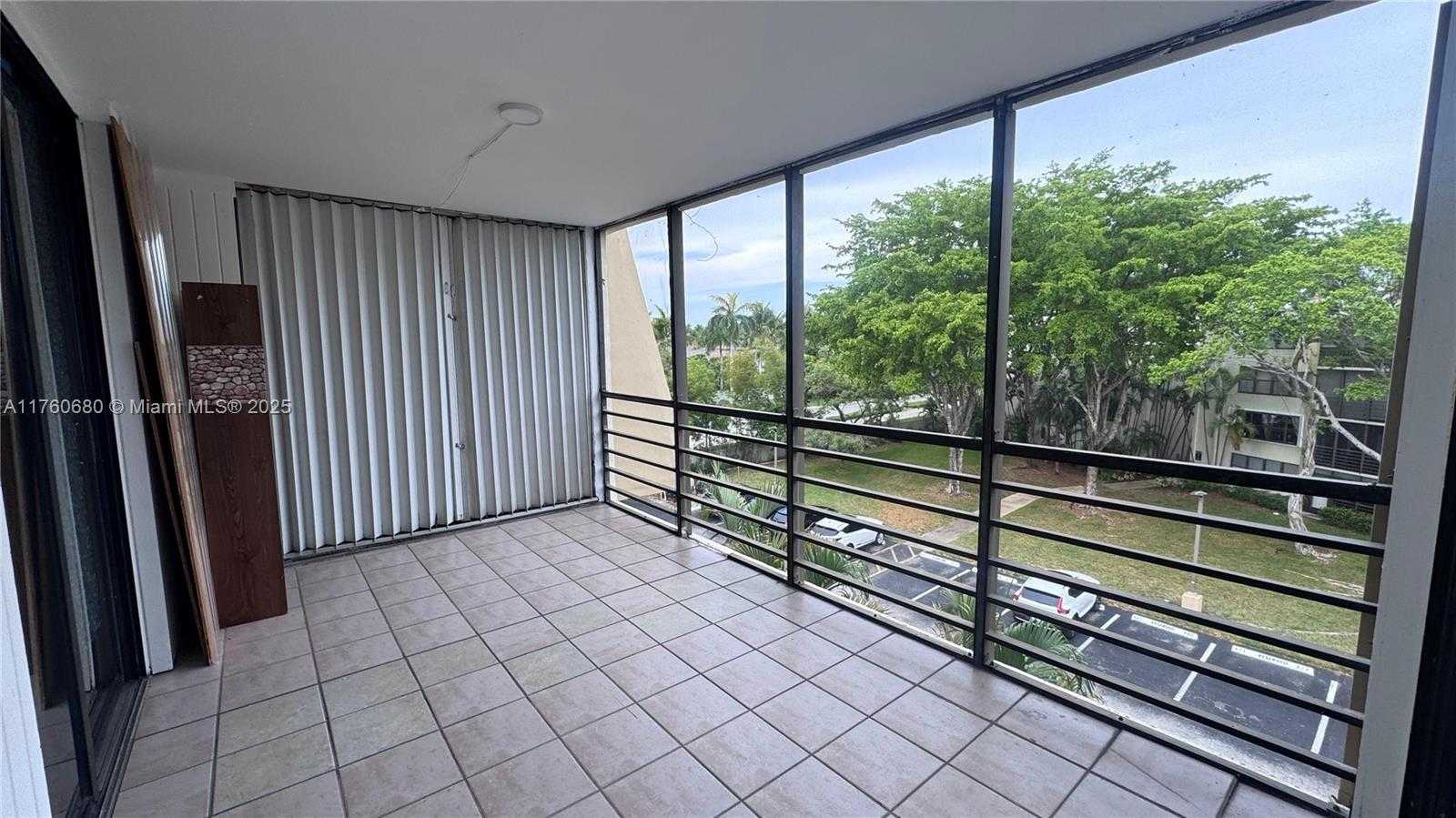 Small Image of 20401 NORTH EAST 30TH AVE #412-8, Aventura Number 21