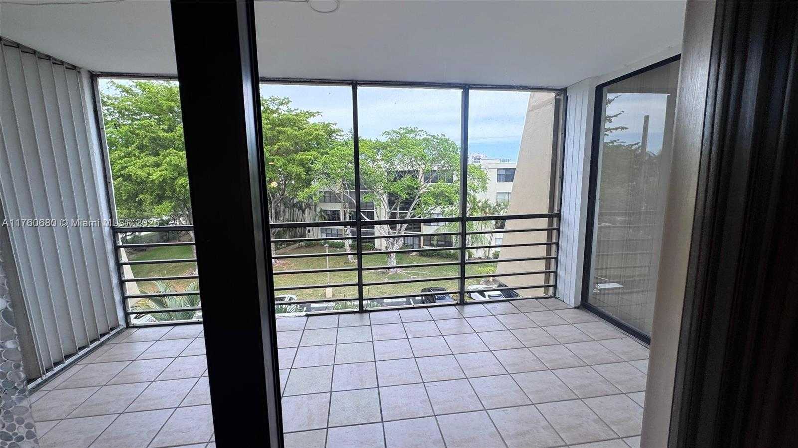 Small Image of 20401 NORTH EAST 30TH AVE #412-8, Aventura Number 23