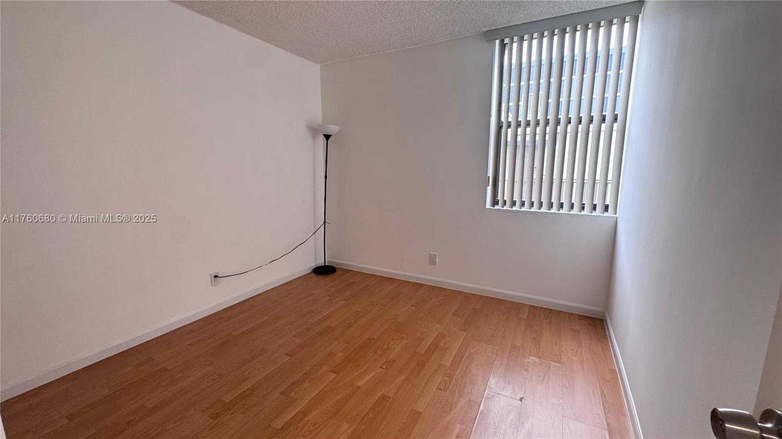 Small Image of 20401 NORTH EAST 30TH AVE #412-8, Aventura Number 25