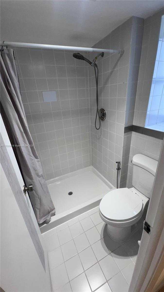 Small Image of 20401 NORTH EAST 30TH AVE #412-8, Aventura Number 35