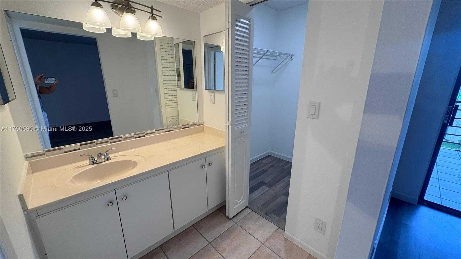 Small Image of 20401 NORTH EAST 30TH AVE #412-8, Aventura Number 36