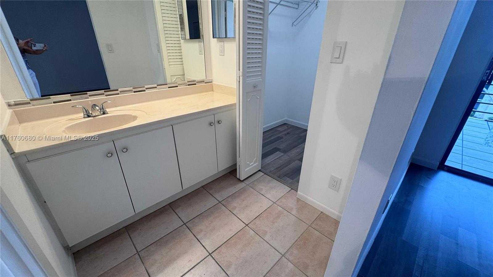 Small Image of 20401 NORTH EAST 30TH AVE #412-8, Aventura Number 37