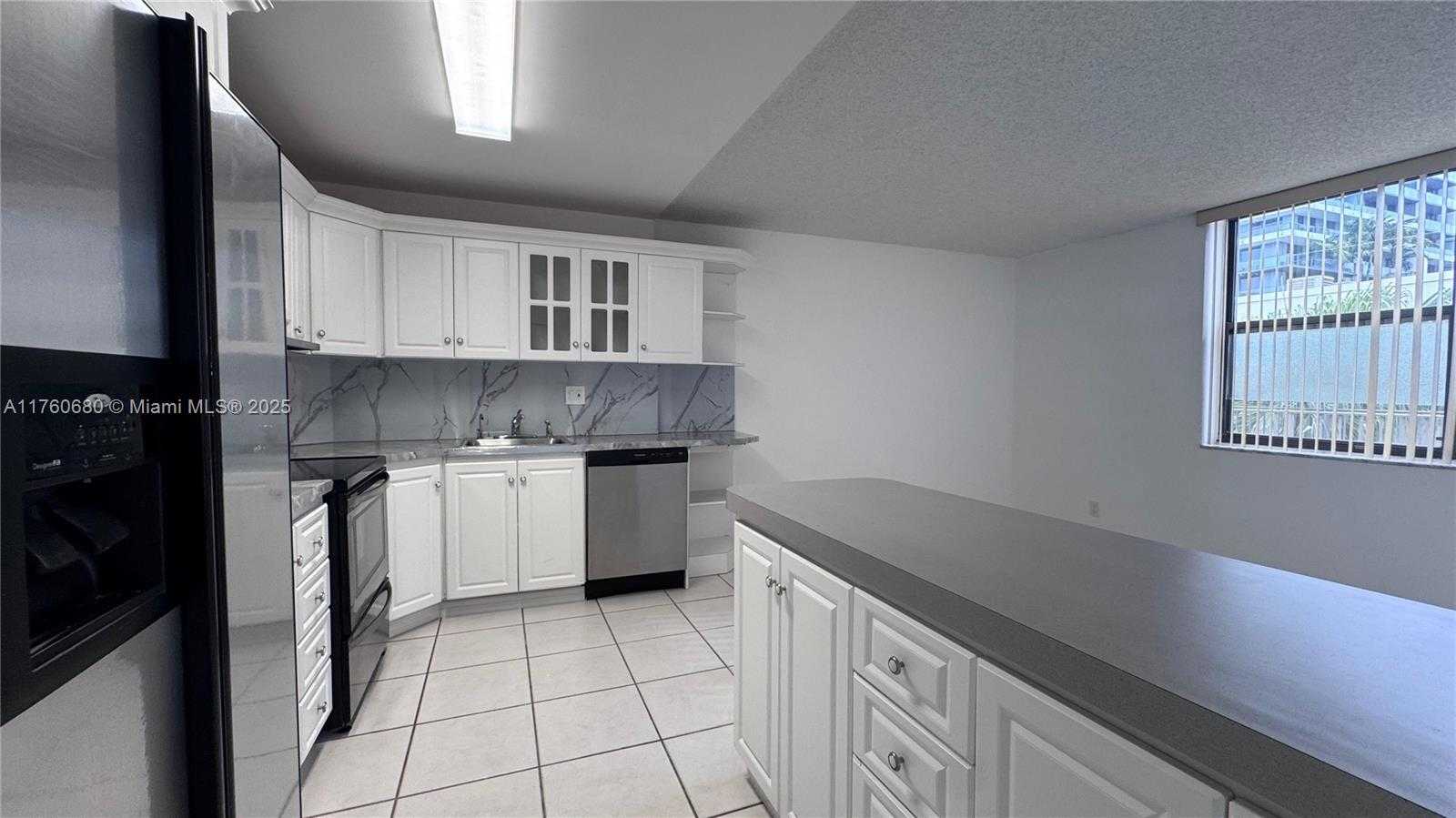 Small Image of 20401 NORTH EAST 30TH AVE #412-8, Aventura Number 4