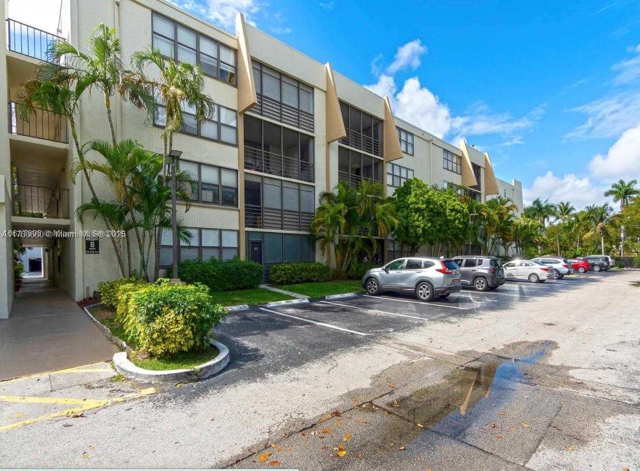 Small Image of 20401 NORTH EAST 30TH AVE #412-8, Aventura Number 41
