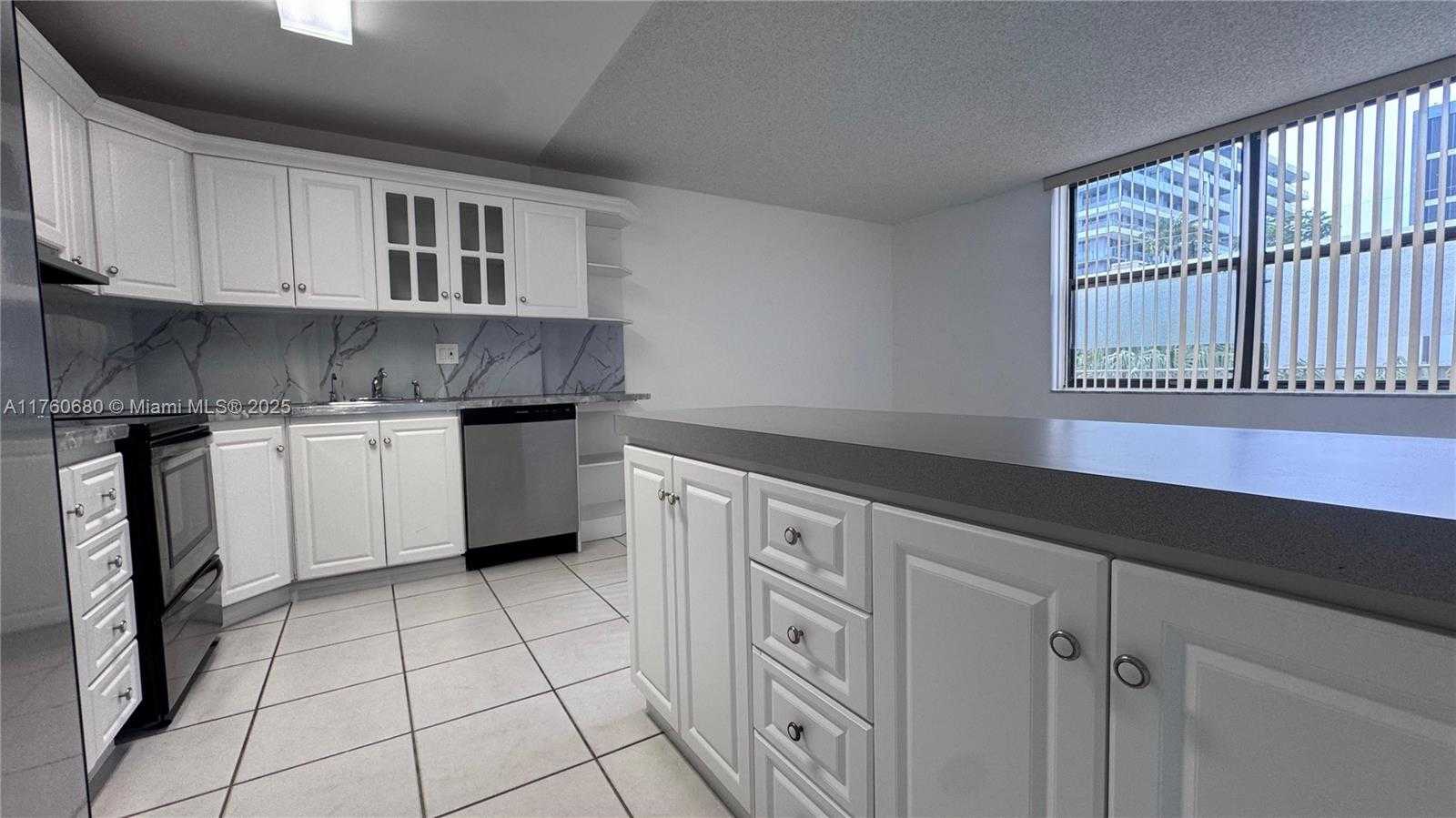 Small Image of 20401 NORTH EAST 30TH AVE #412-8, Aventura Number 5
