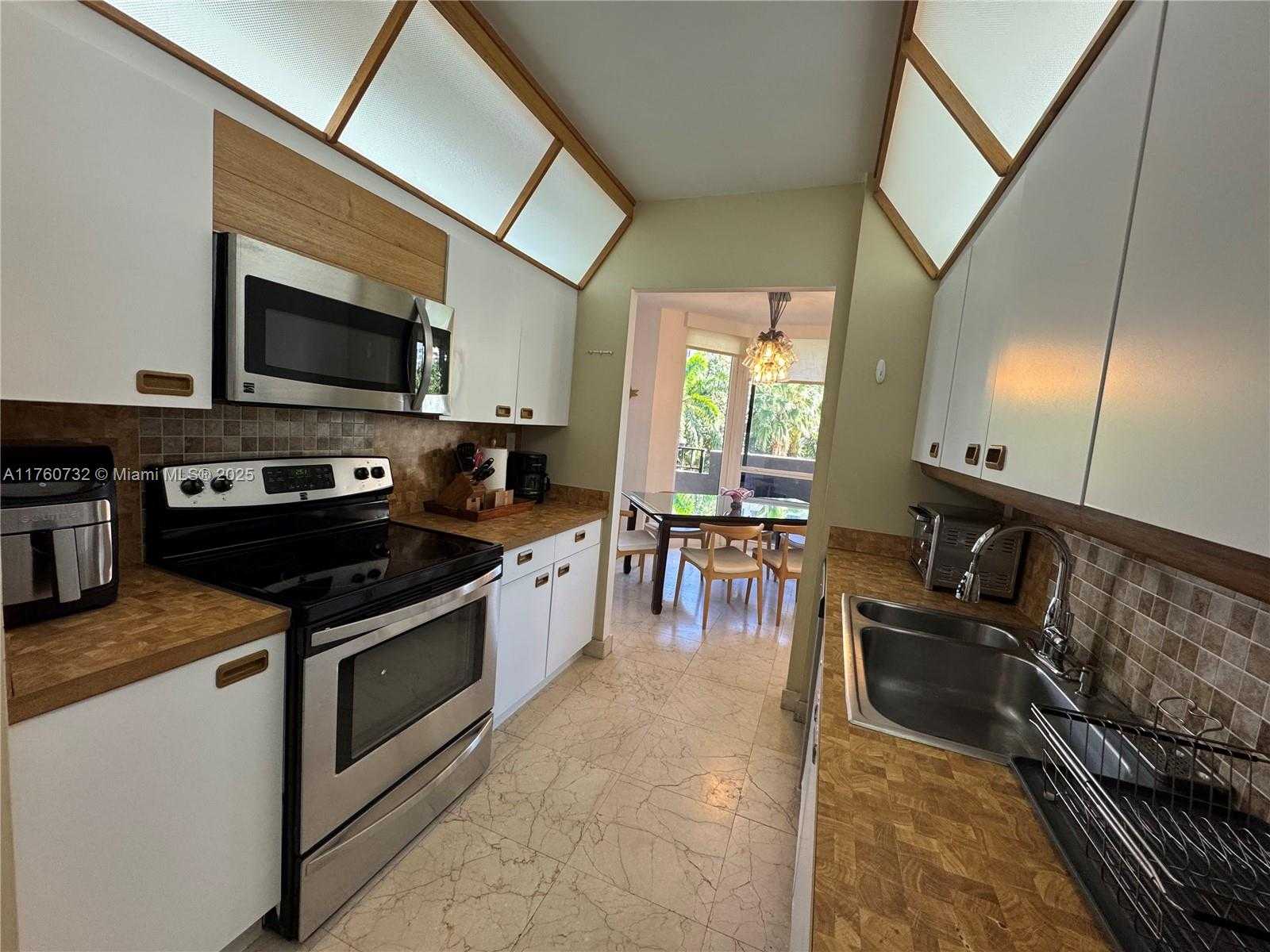 Small Image of 161 CRANDON BLVD #323, Key Biscayne Number 2