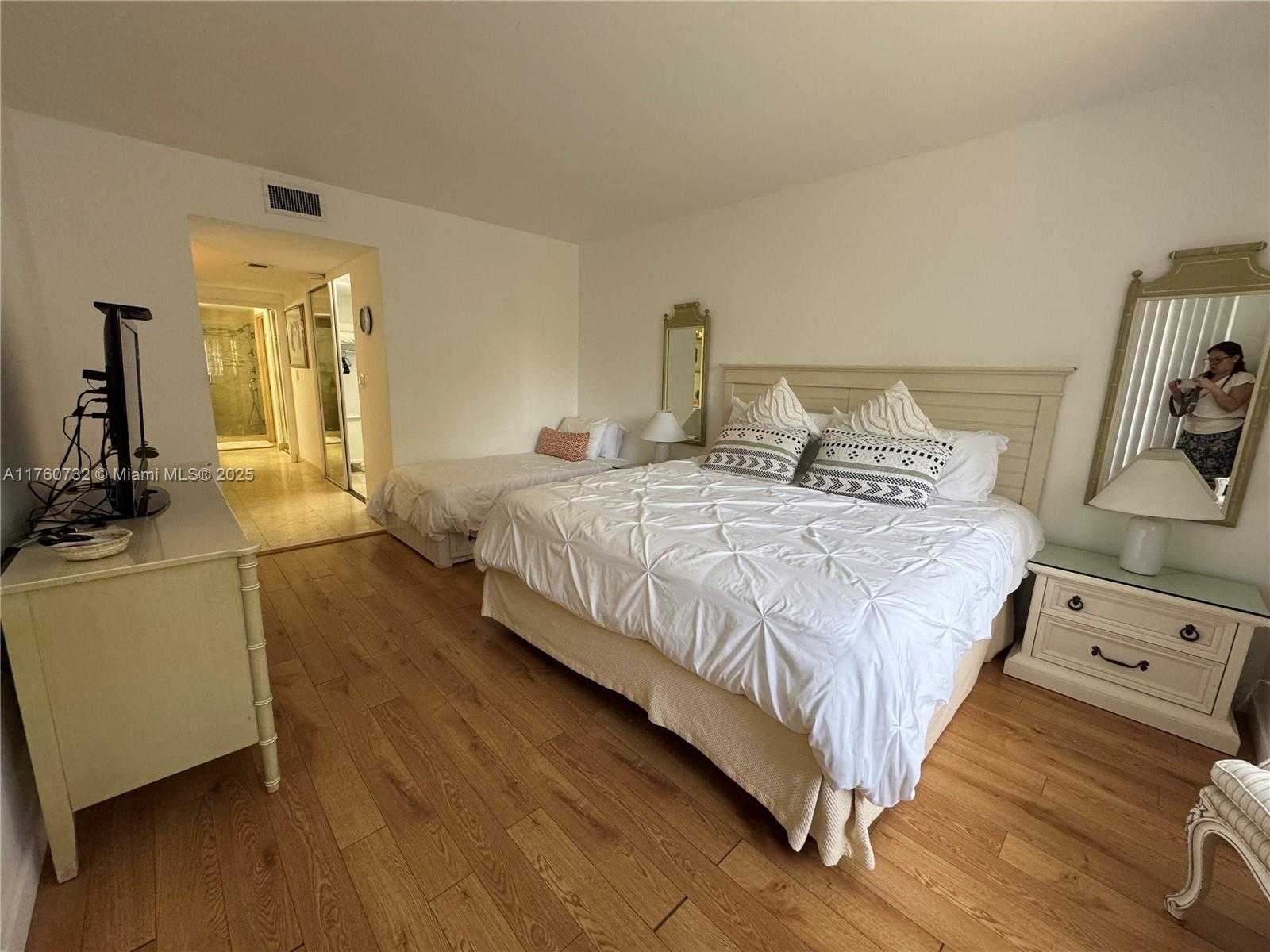 Small Image of 161 CRANDON BLVD #323, Key Biscayne Number 6