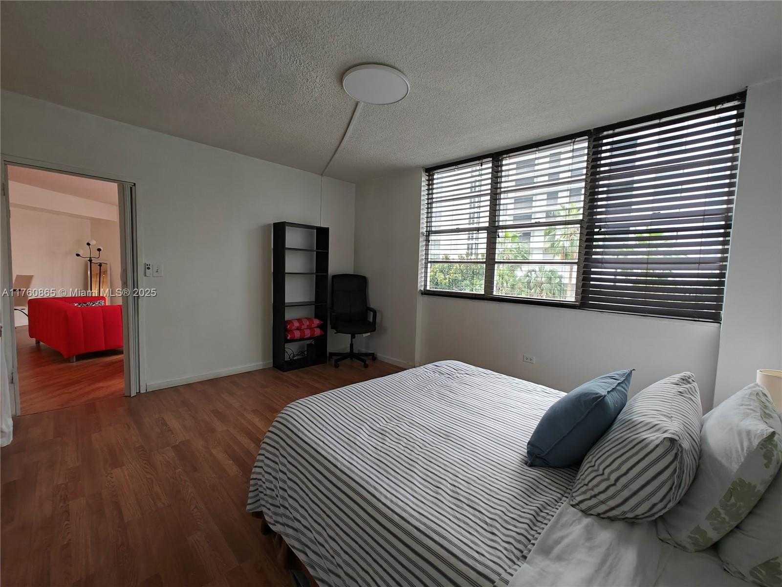 Small Image of 825 BRICKELL BAY DR #350, Miami Number 12