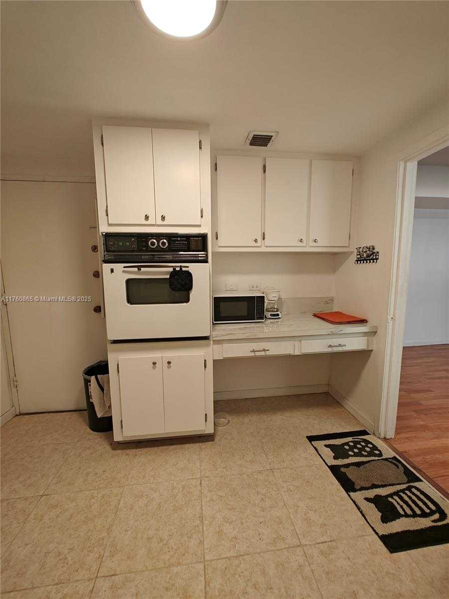 Small Image of 825 BRICKELL BAY DR #350, Miami Number 17