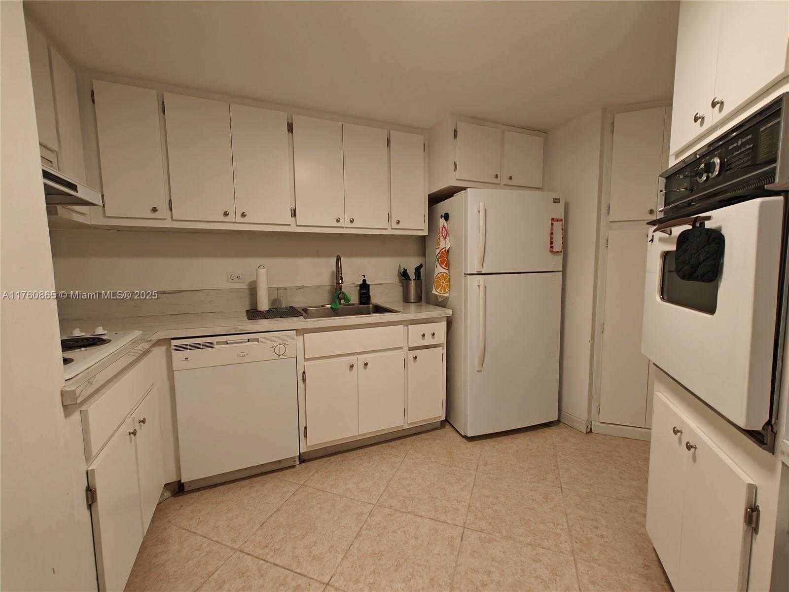 Small Image of 825 BRICKELL BAY DR #350, Miami Number 18