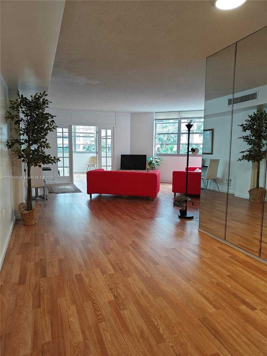 Small Image of 825 BRICKELL BAY DR #350, Miami Number 3