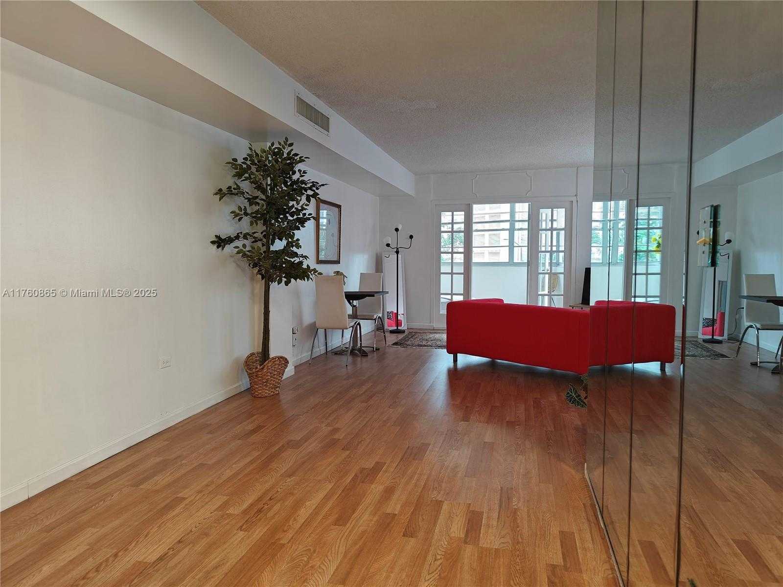 Small Image of 825 BRICKELL BAY DR #350, Miami Number 4