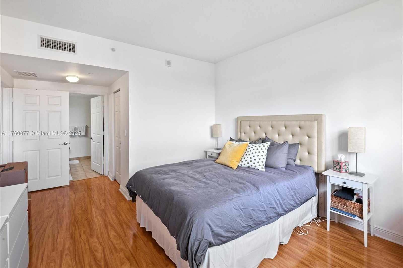 Small Image of 888 SOUTH DOUGLAS RD #602, Coral Gables Number 20