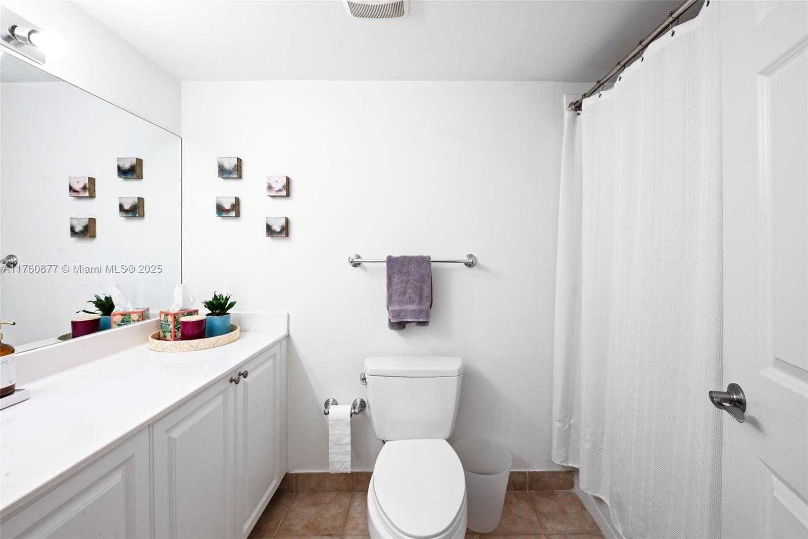 Small Image of 888 SOUTH DOUGLAS RD #602, Coral Gables Number 26
