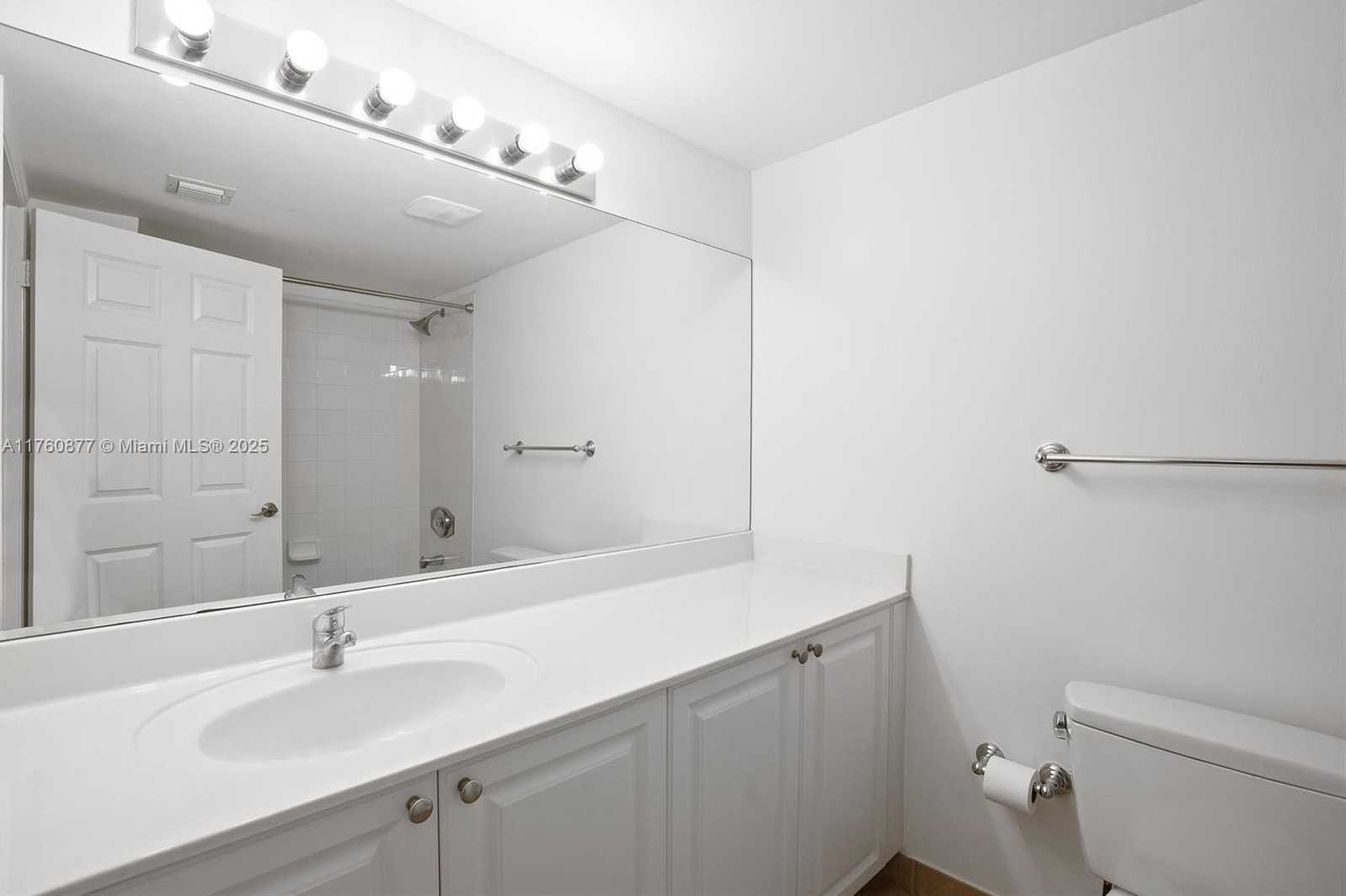 Small Image of 888 SOUTH DOUGLAS RD #602, Coral Gables Number 29