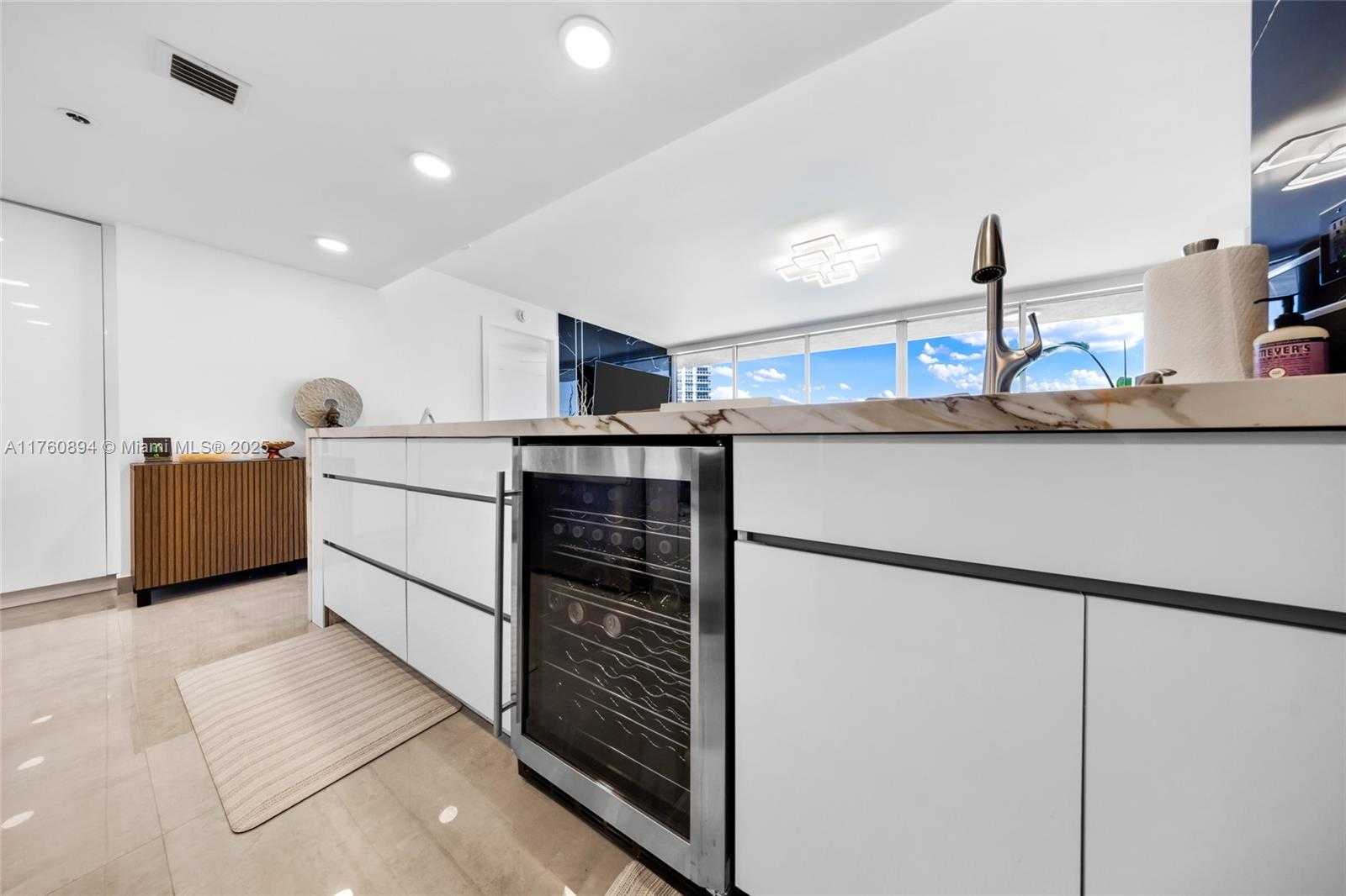 Small Image of 7601 EAST TREASURE DR #1216, North Bay Village Number 14