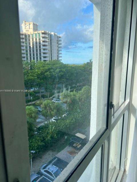 Small Image of 600 GRAPETREE DR #6ES, Key Biscayne Number 9