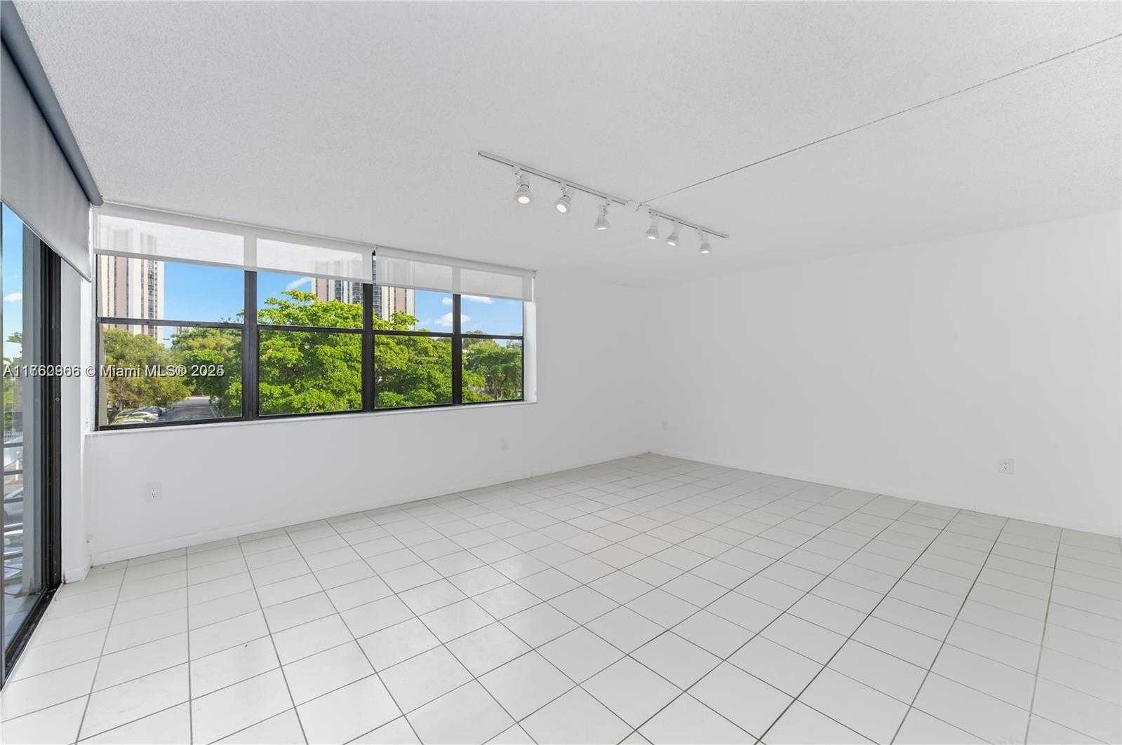 Small Image of 20301 NORTH EAST 30TH AVE #308-5, Aventura Number 3