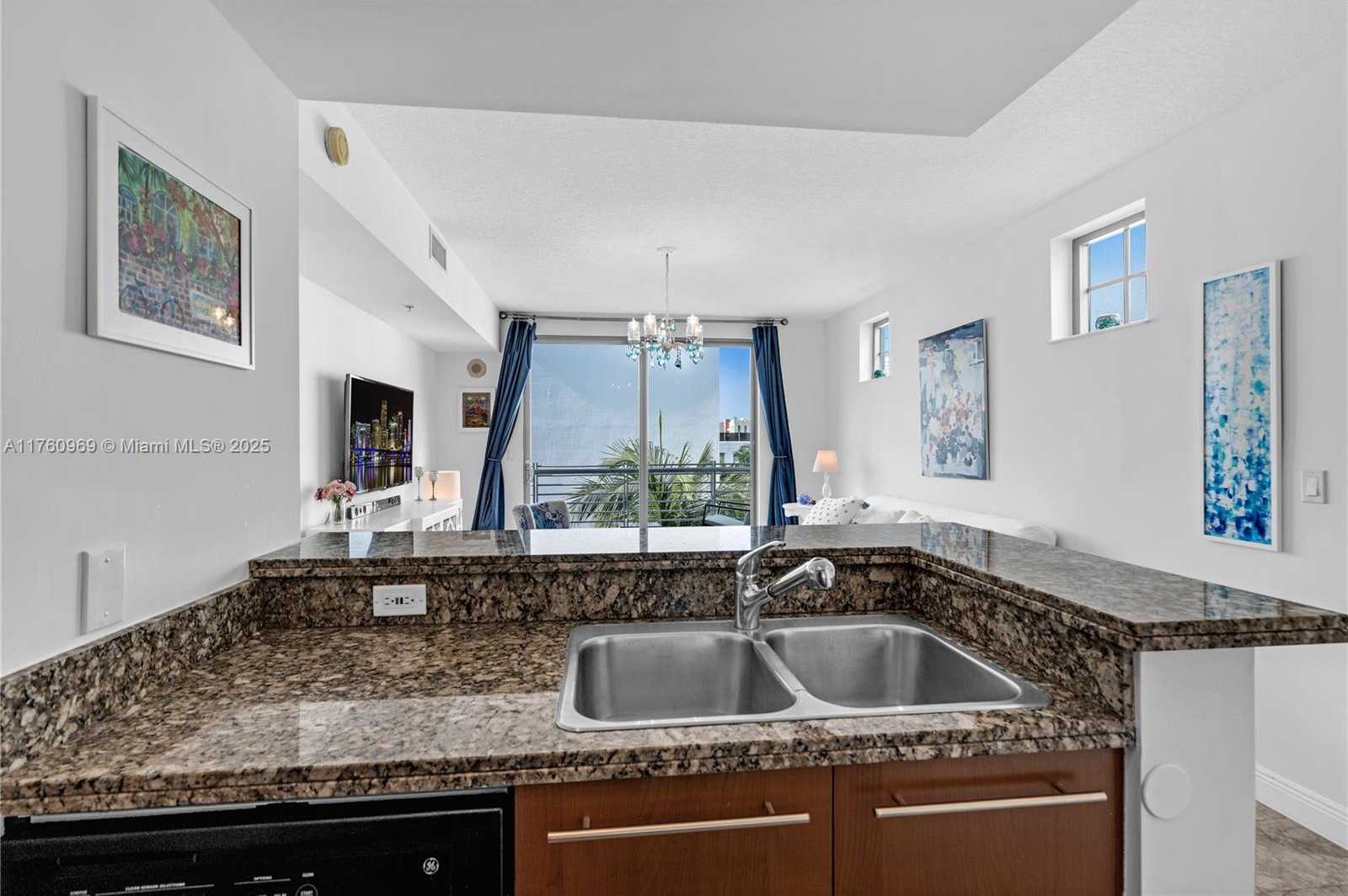 Small Image of 110 WASHINGTON AVE #1712, Miami Beach Number 11