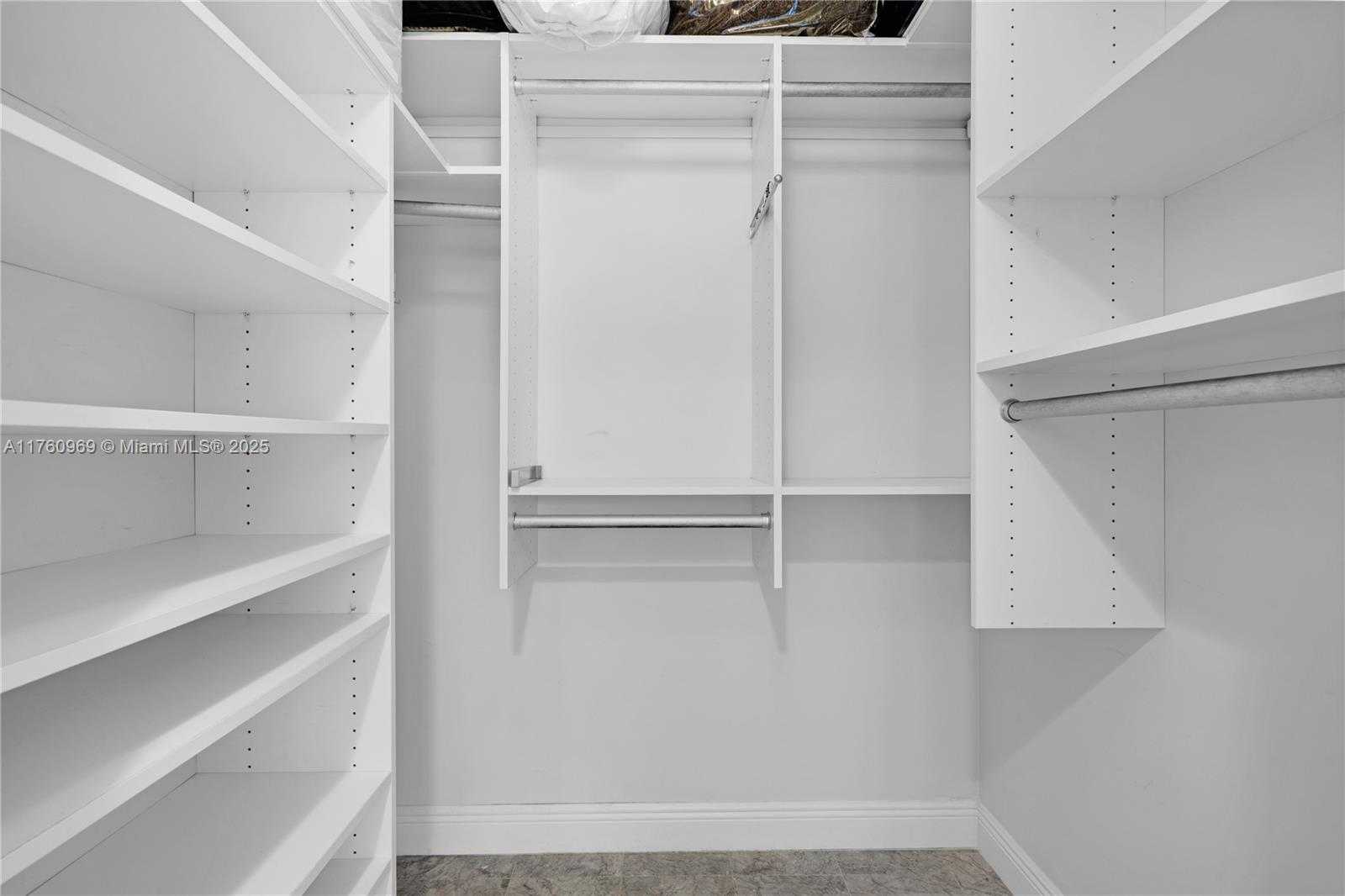 Small Image of 110 WASHINGTON AVE #1712, Miami Beach Number 18