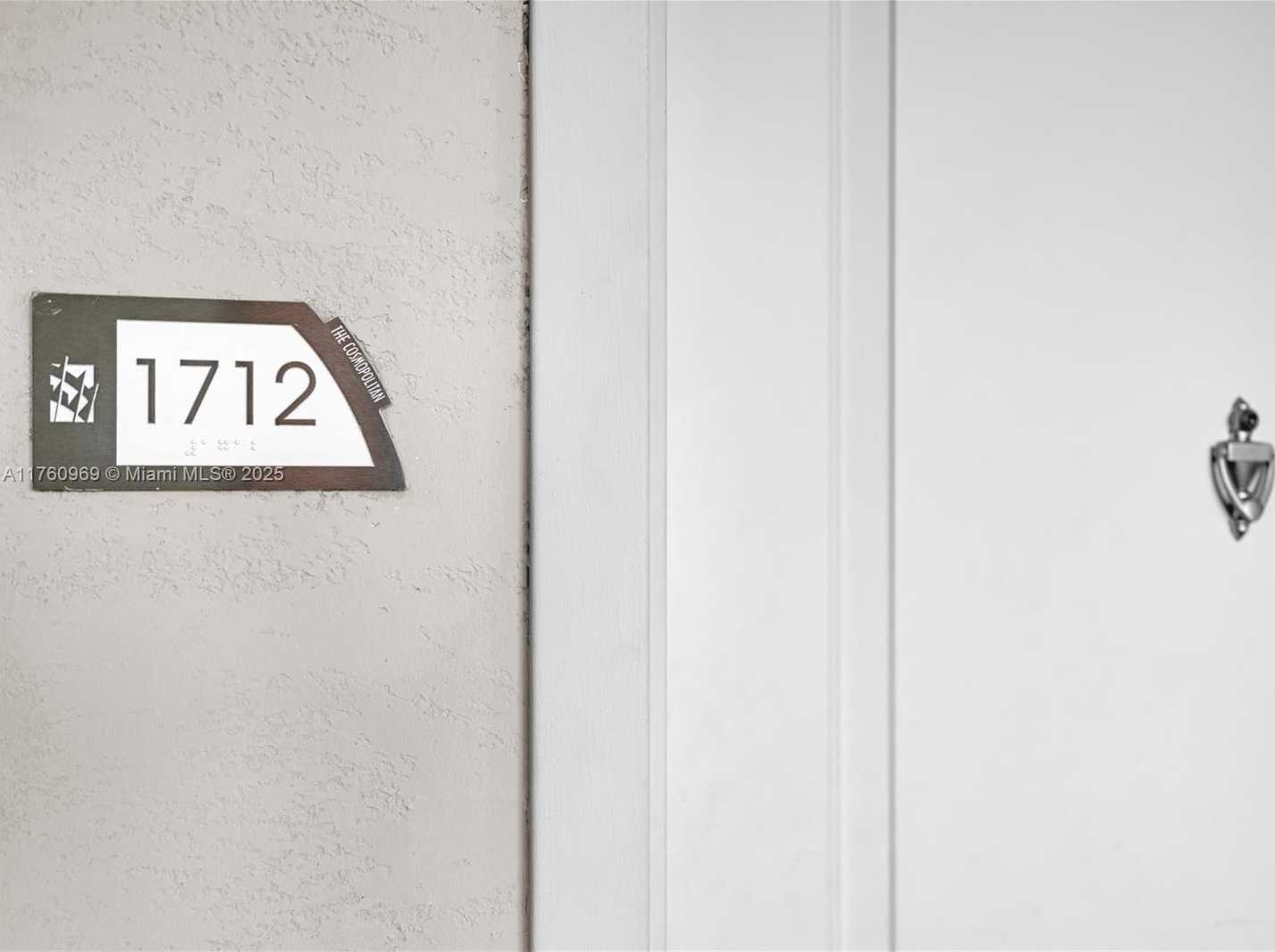 Small Image of 110 WASHINGTON AVE #1712, Miami Beach Number 2