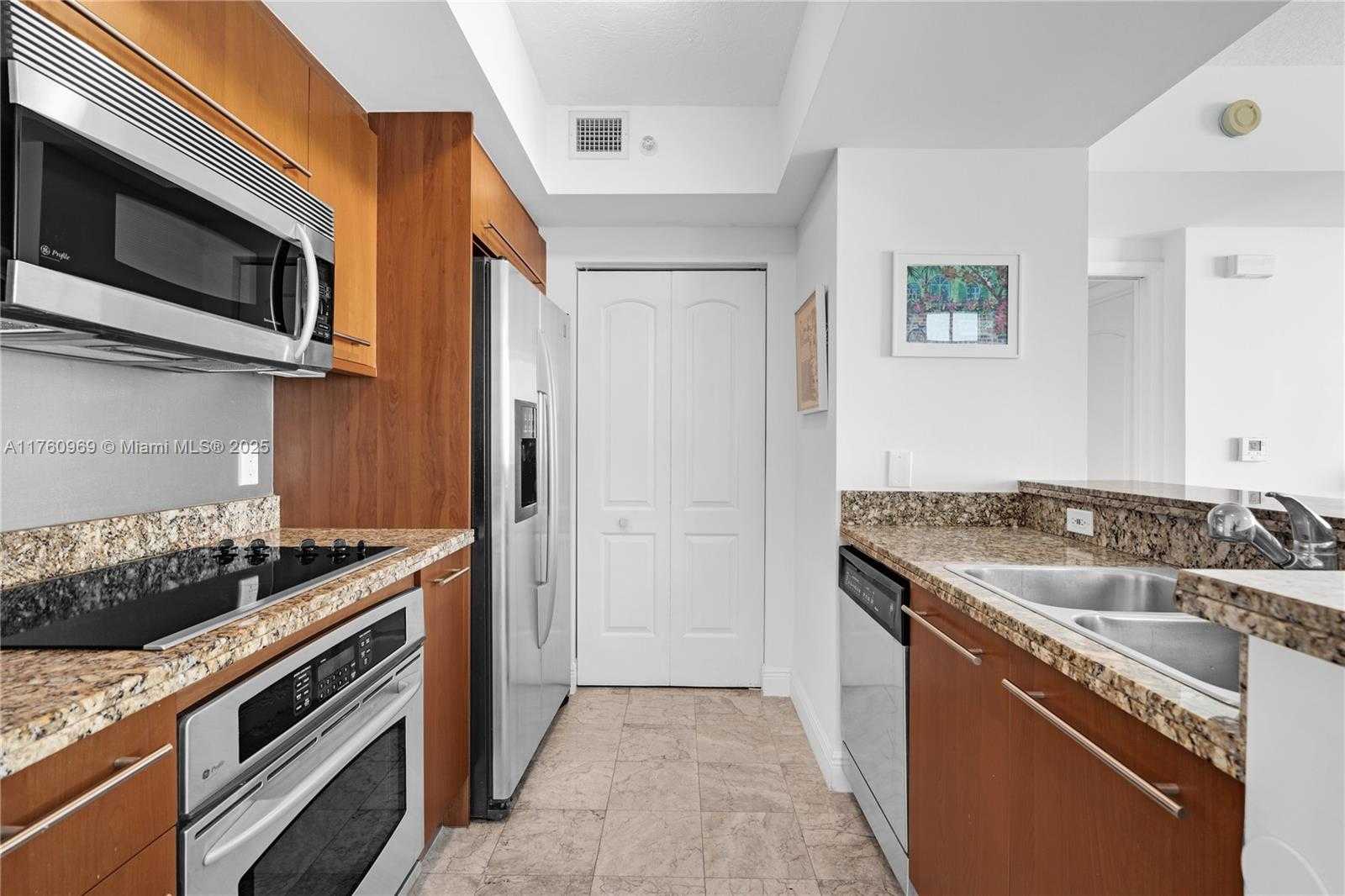 Small Image of 110 WASHINGTON AVE #1712, Miami Beach Number 9