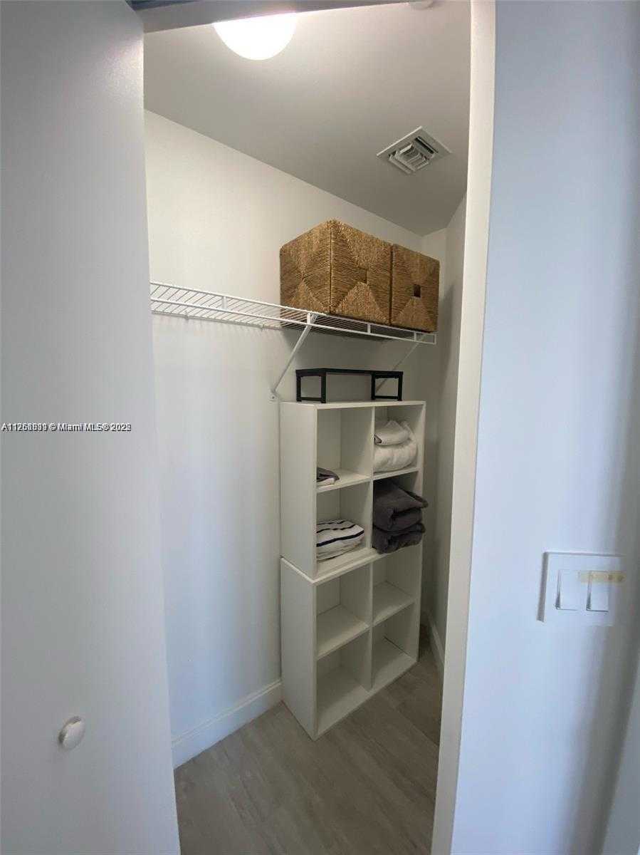 Small Image of 55 SOUTH WEST 9TH ST #3001, Miami Number 16