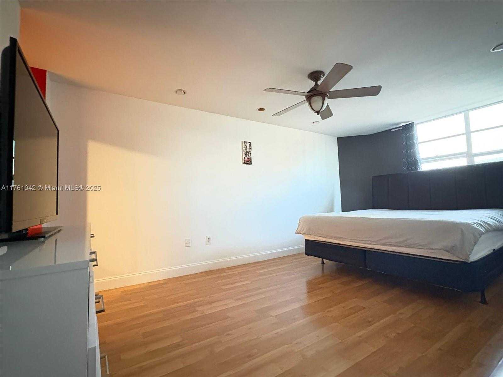 Small Image of 1965 SOUTH OCEAN DR #2F, Hallandale Beach Number 5