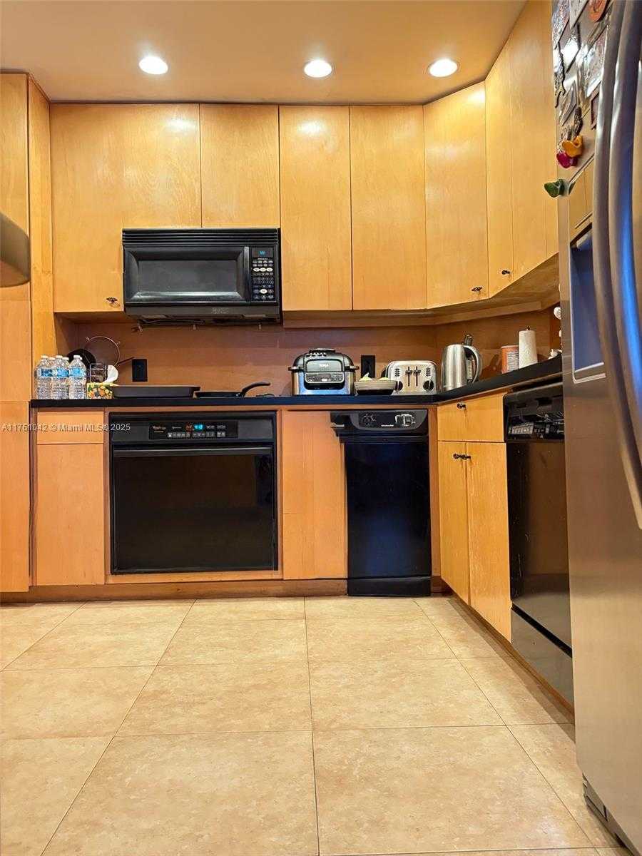 Small Image of 1965 SOUTH OCEAN DR #2F, Hallandale Beach Number 6