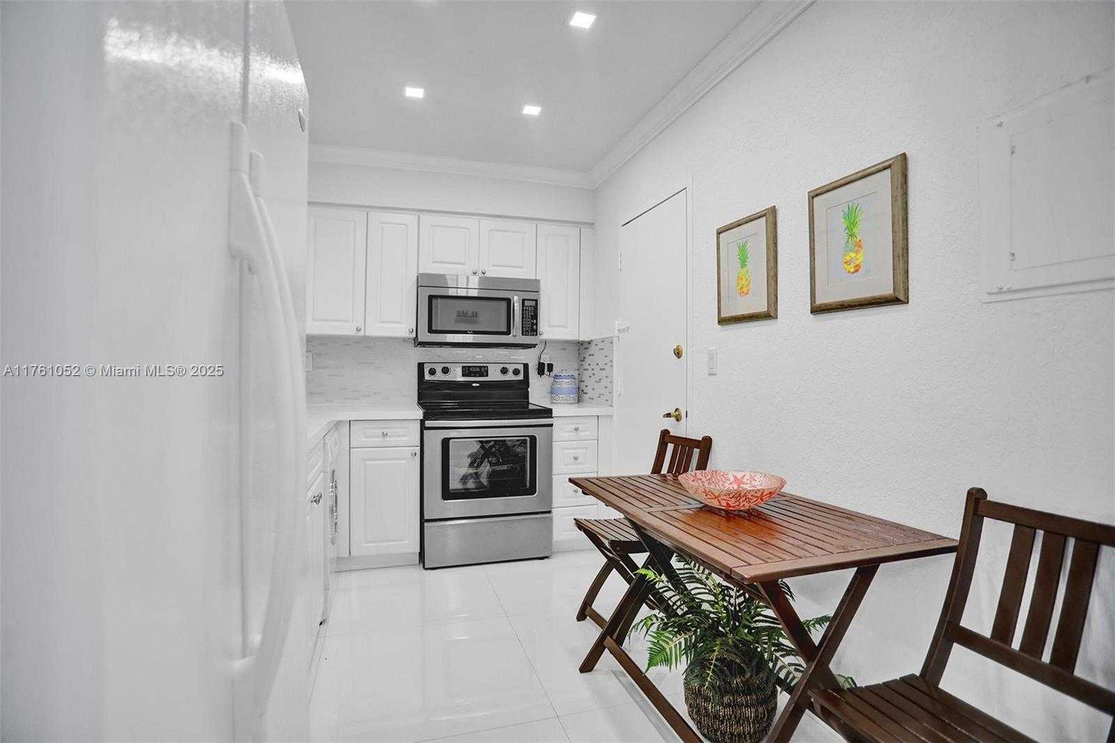 Small Image of 2501 SOUTH OCEAN DR #339 (Available  NOW), Hollywood Number 16