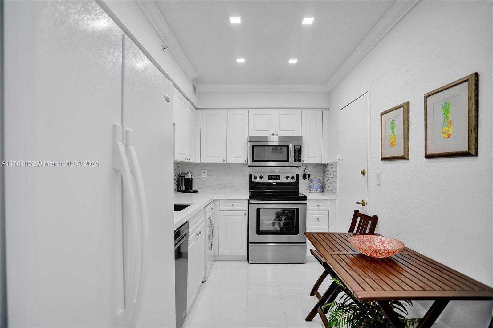 Small Image of 2501 SOUTH OCEAN DR #339 (Available  NOW), Hollywood Number 17