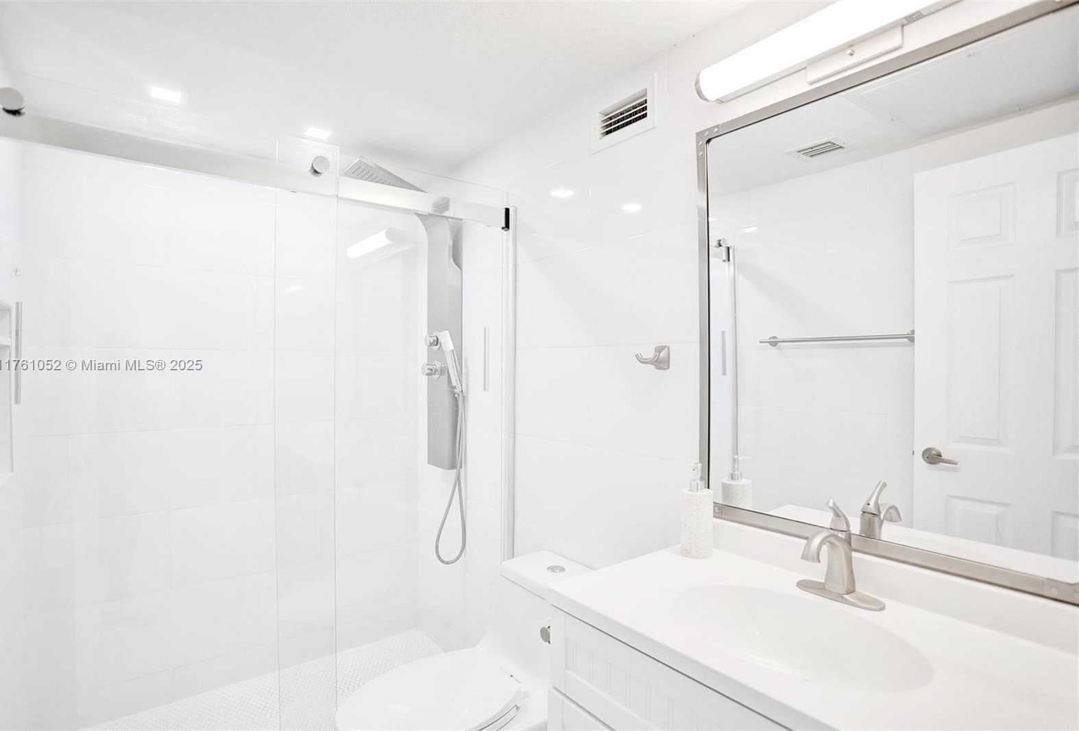 Small Image of 2501 SOUTH OCEAN DR #339 (Available  NOW), Hollywood Number 5