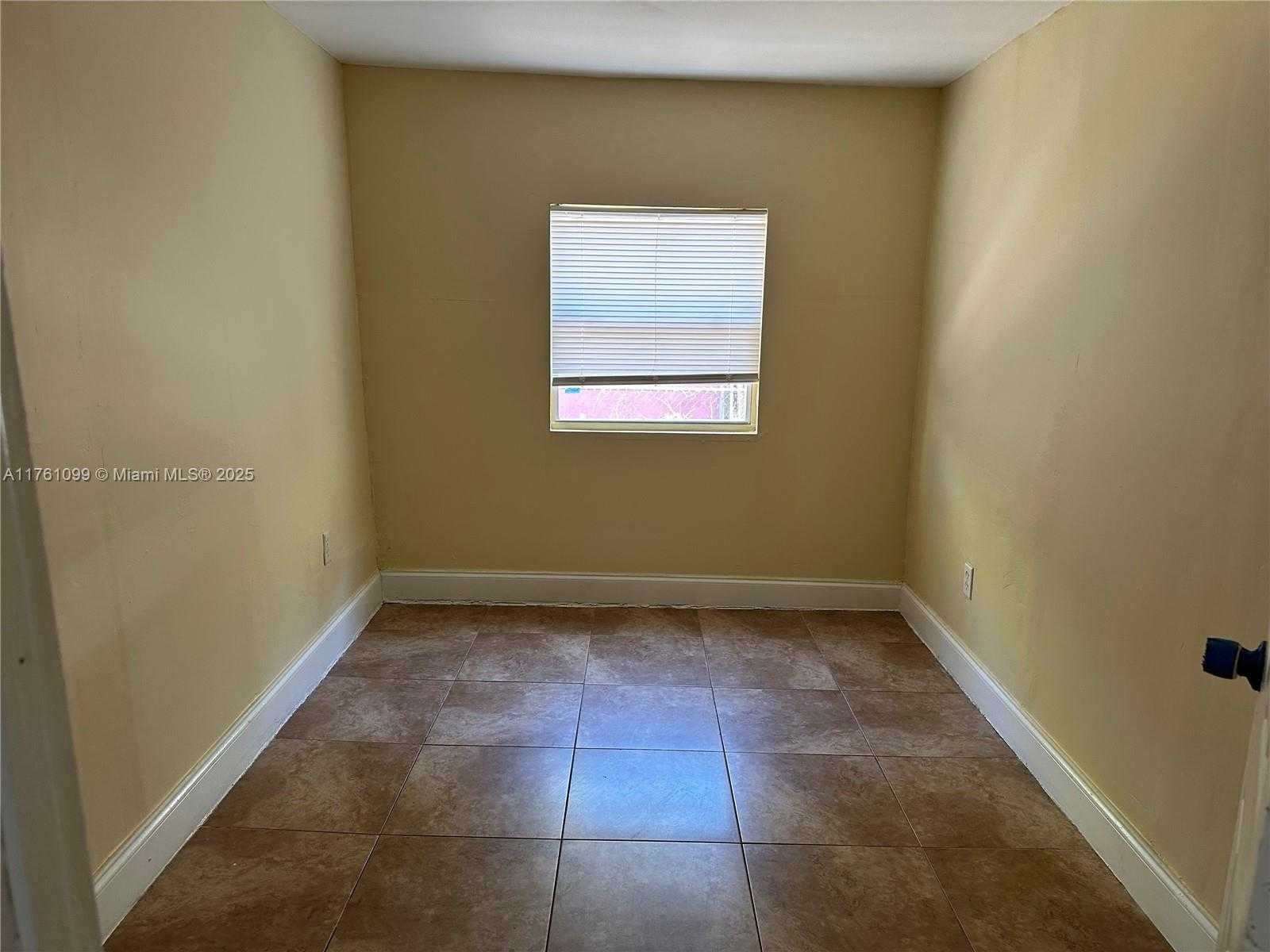 Small Image of 52 NORTH WEST 33RD ST, Miami Number 24