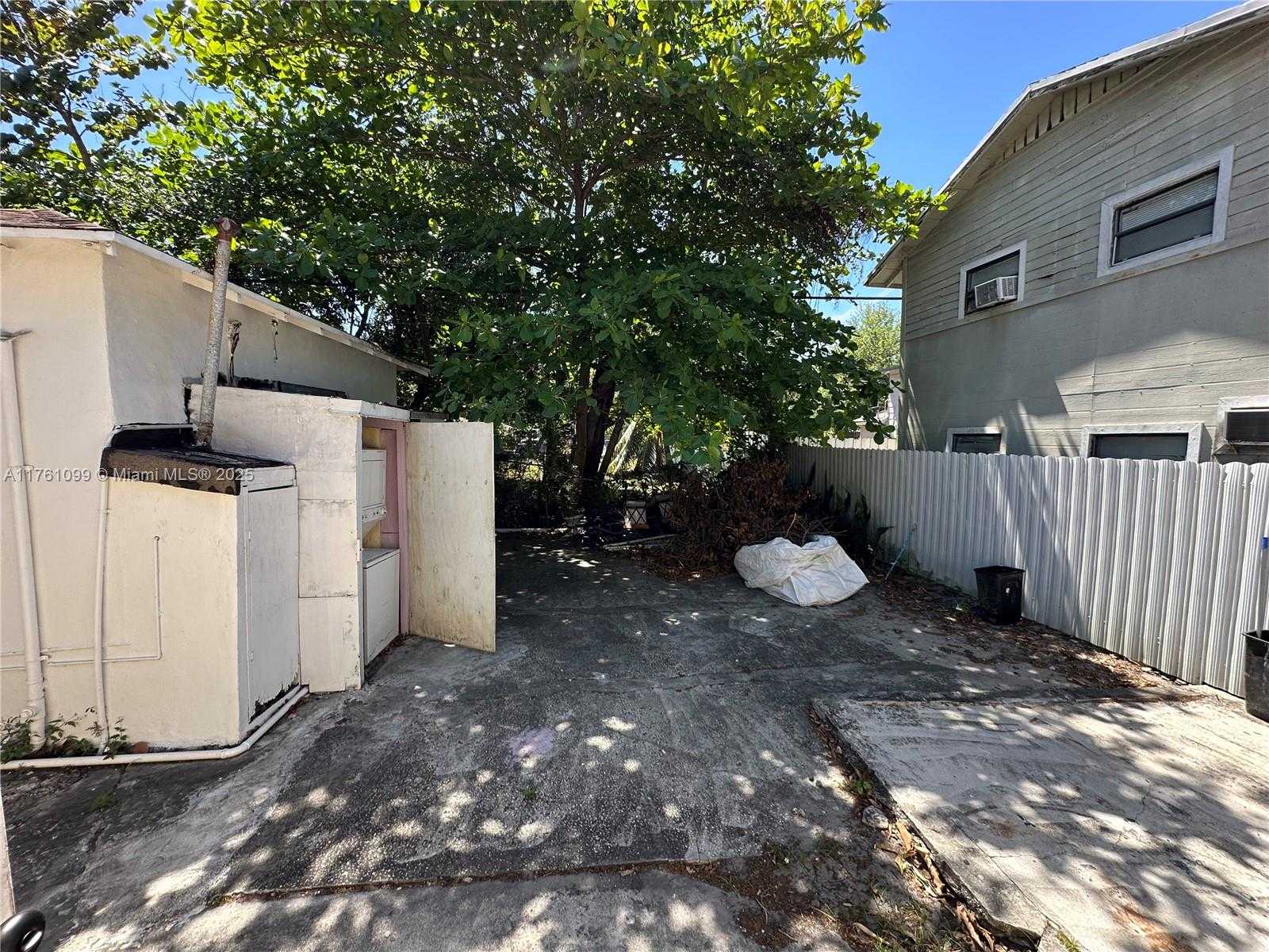 Small Image of 52 NORTH WEST 33RD ST, Miami Number 38