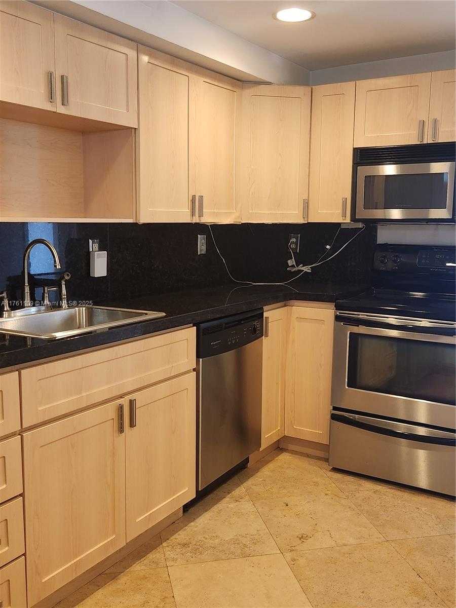 Small Image of 1020 94TH ST #402, Bay Harbor Islands Number 13