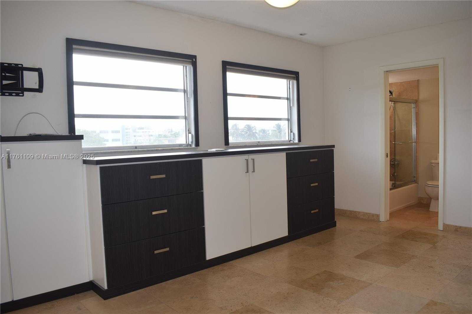 Small Image of 1020 94TH ST #402, Bay Harbor Islands Number 18